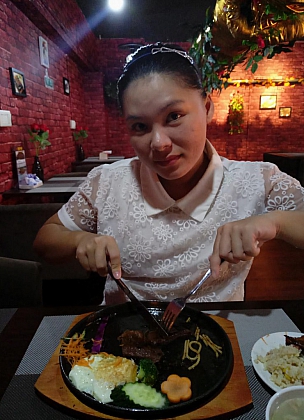 蓝婷婷2016年9月吃牛排