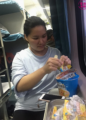 蓝婷婷2019年4月，火车上