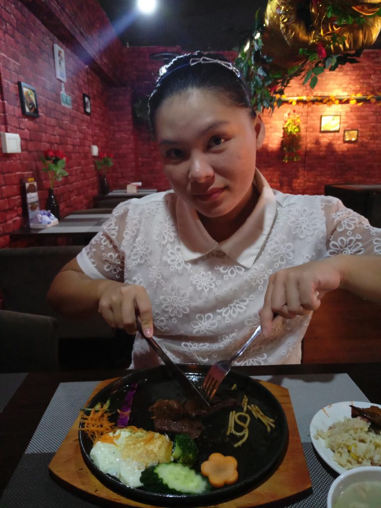 蓝婷婷2016年9月吃牛排